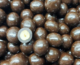 Orzech laskowy w czekoladzie gorzkiej 64% cacao 100g opakowanie bag